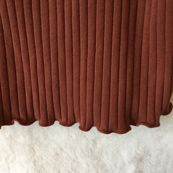 Old Navy Maroon Cropped Rib-Knit Cami Top - Picture 5 of 10